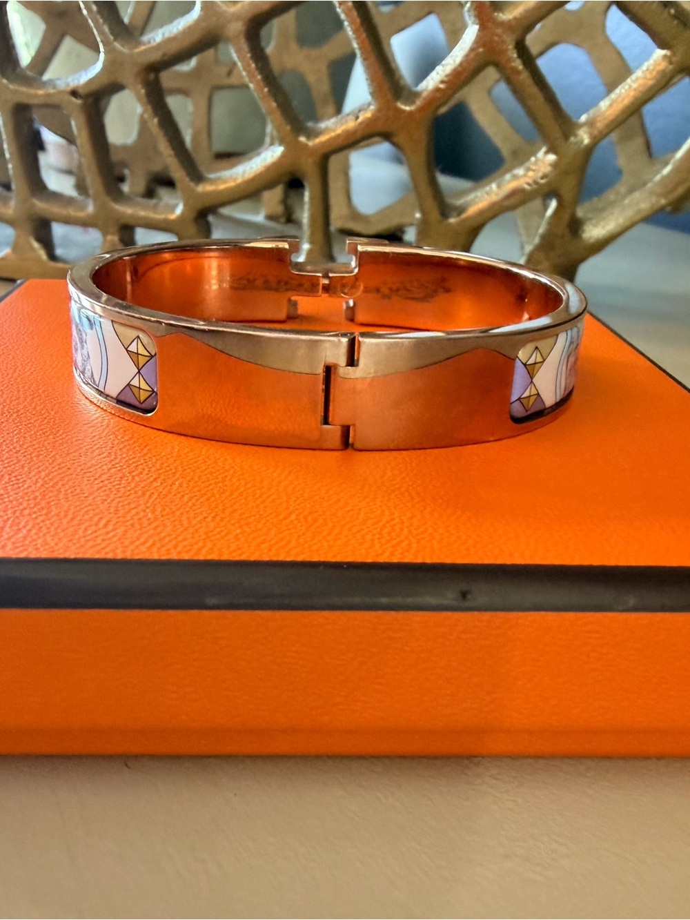 Hermès Clic Clac H PM Bracelet Rose Gold Multi-Color Dog Motif Enamel - Picture 5 of 9